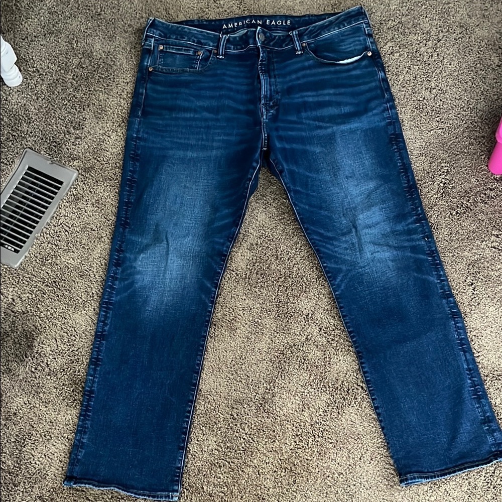 American Eagle Outfitters Men's Relaxed Straight Jeans
Airflex+ 
38x30
Like New